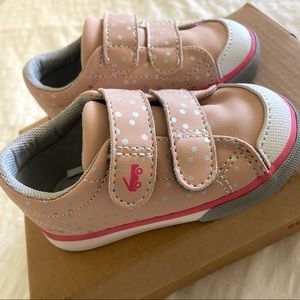 See Kai Run Morgan Sneaker Toddler Size 5